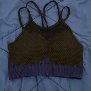 Medium sports bra/top